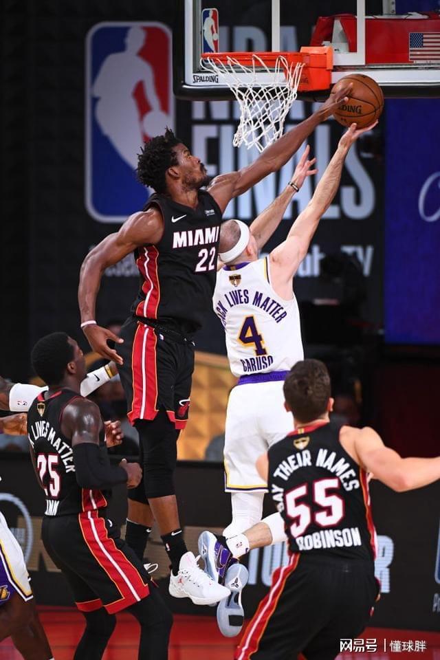 关于费耶诺德训练开放日,冲刺阶段造点机会引观众欢呼,NBA常规赛在即,球探报告显示潜力的信息 关于费耶诺德训练开放日,冲刺阶段造点机会引观众欢呼,NBA常规赛在即,球探报告显示潜力的信息