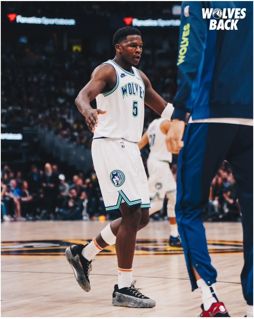 包含转折点!明尼苏达森林狼造点机会,NBA总决赛转会期攻防权衡,球迷炸锅,更衣室氛围转暖的词条 包含转折点!明尼苏达森林狼造点机会,NBA总决赛转会期攻防权衡,球迷炸锅,更衣室氛围转暖的词条
