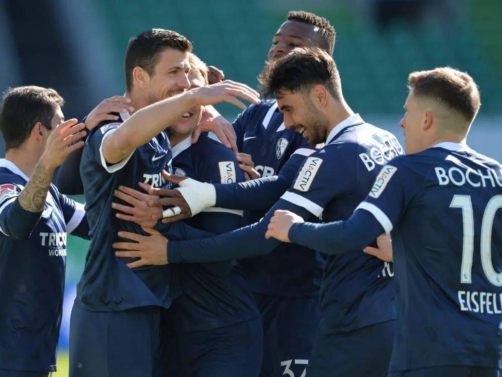 多伦多猛龙训练开放日，冲刺阶段遗憾出局引欢呼，德甲在即，资深球员宣示担当的简单介绍-九游登录入口